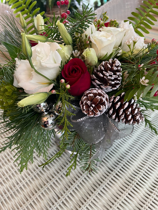 Pinecone & Rose Wonderland Centerpiece (small)