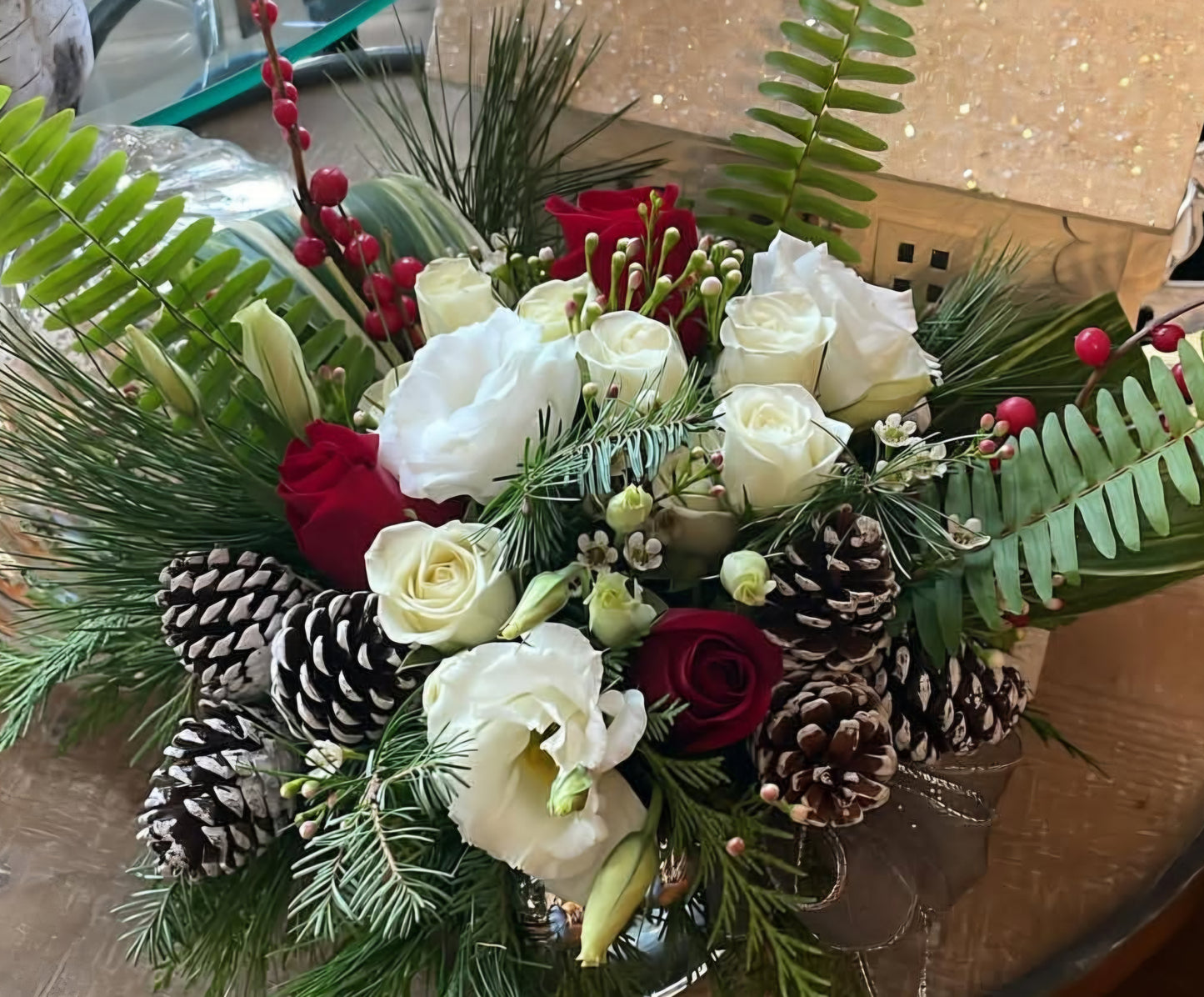 Pinecone & Rose Wonderland Centerpiece (small)